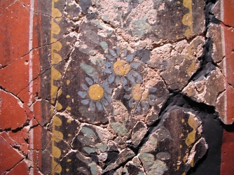 Pinura mural romana hallada en la Casa de la Fortuna. Fuente en: http://bit.ly/2hBqN3c